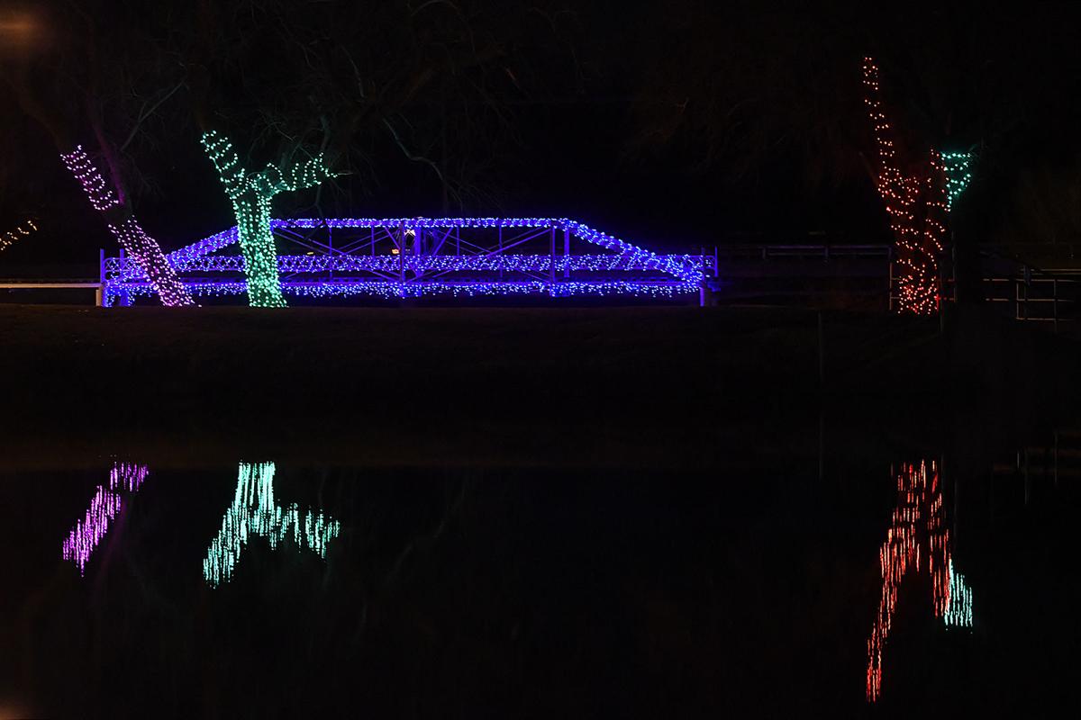Christmas Lights Meadowlake 2 BH.jpg