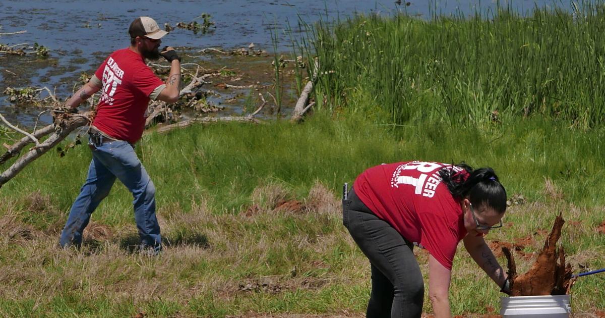 Volunteers and heavy equipment continue Enid tornado cleanup efforts