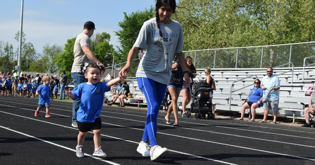 Annual Be Fit Kids Buzz Run draws around 100 kiddo runners Annual Be Fit Kids Buzz Run draws around 100 kiddo runners