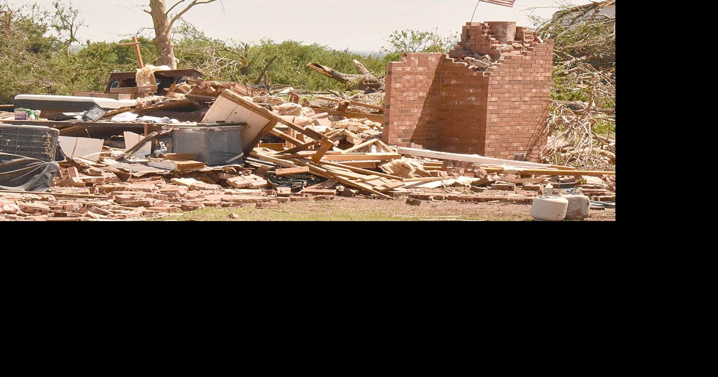 Dinner, program set for tornado victims