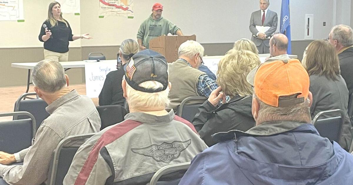 Crowd discusses electric transmission project | News | enidnews.com