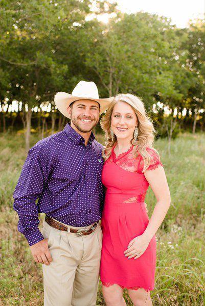 Fairview Woman Includes Late Fiance In A Wedding Dress Photoshoot As A Way To Honor Heal And Move Forward Local