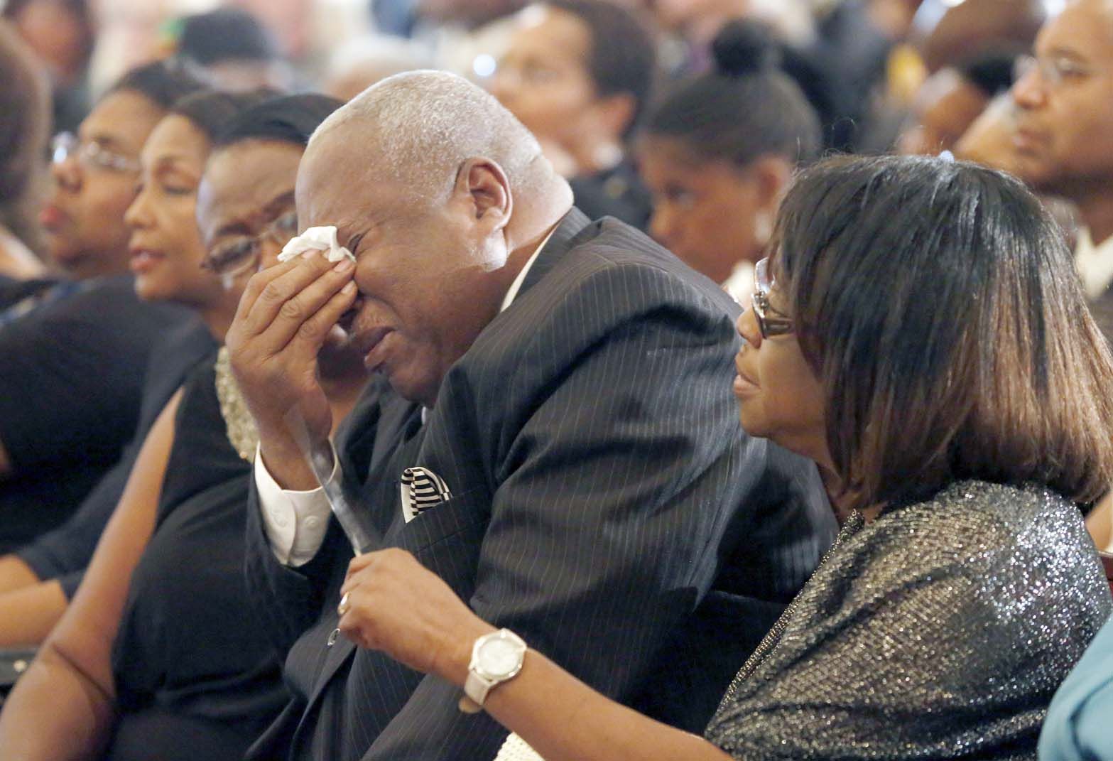 B.B. King Recalled With Love, Humor At Mississippi Funeral | News ...