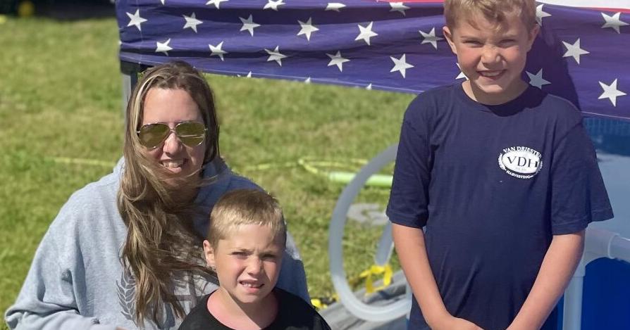 Family on the harvest road from Oklahoma to Canada - Vimarsana News