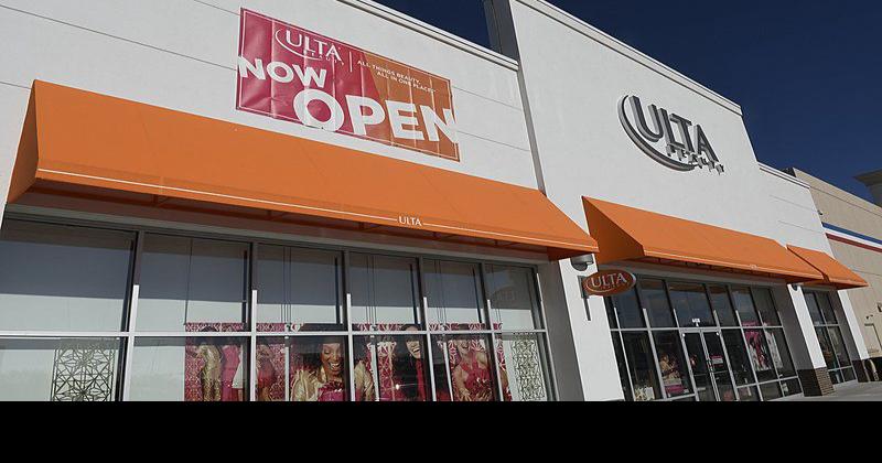Stores open on thanksgiving day in toronto 2024