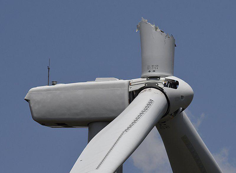 Updated with photo/video Blade breaks off wind turbine east of Enid