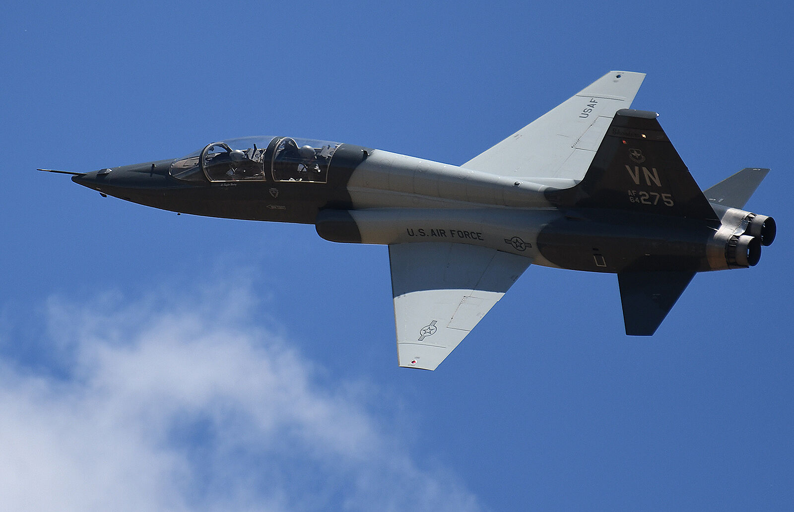 T＊　38 T-38 Talon – Warbird Wednesday Episode #251 – Palm Springs Air Museum