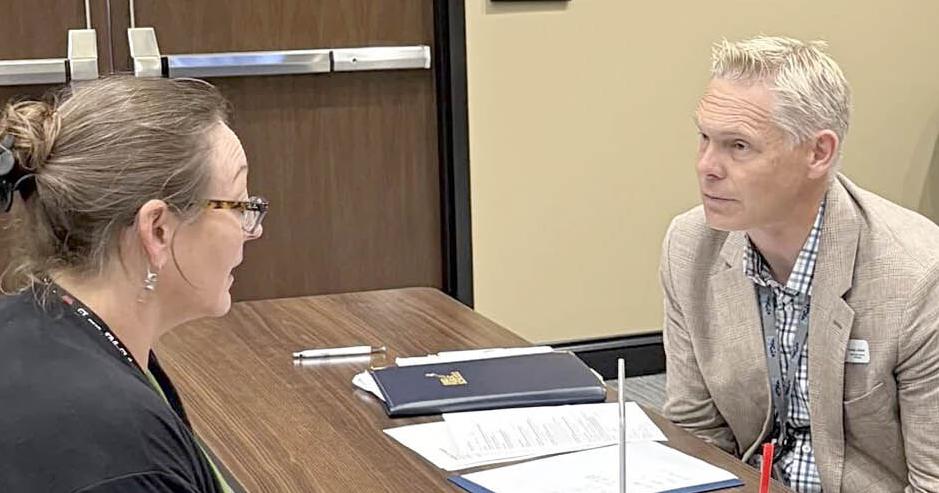 EPS leaders meet with prospective teachers