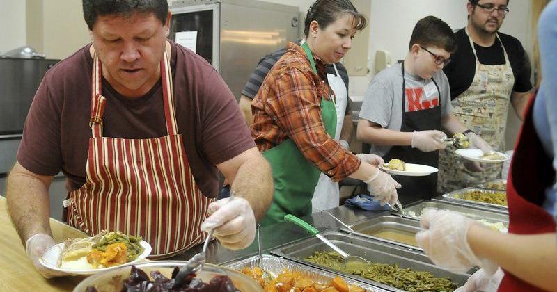 Pizza shops open on thanksgiving Pizza shops open on thanksgiving