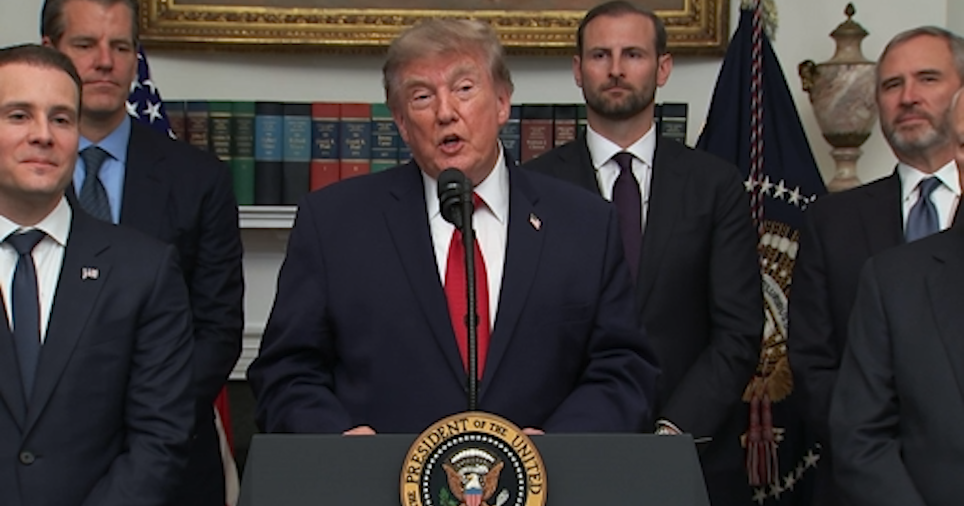 Trump Meets with Crypto Leaders at White House , Encourages Congress to Pass Clarity Act