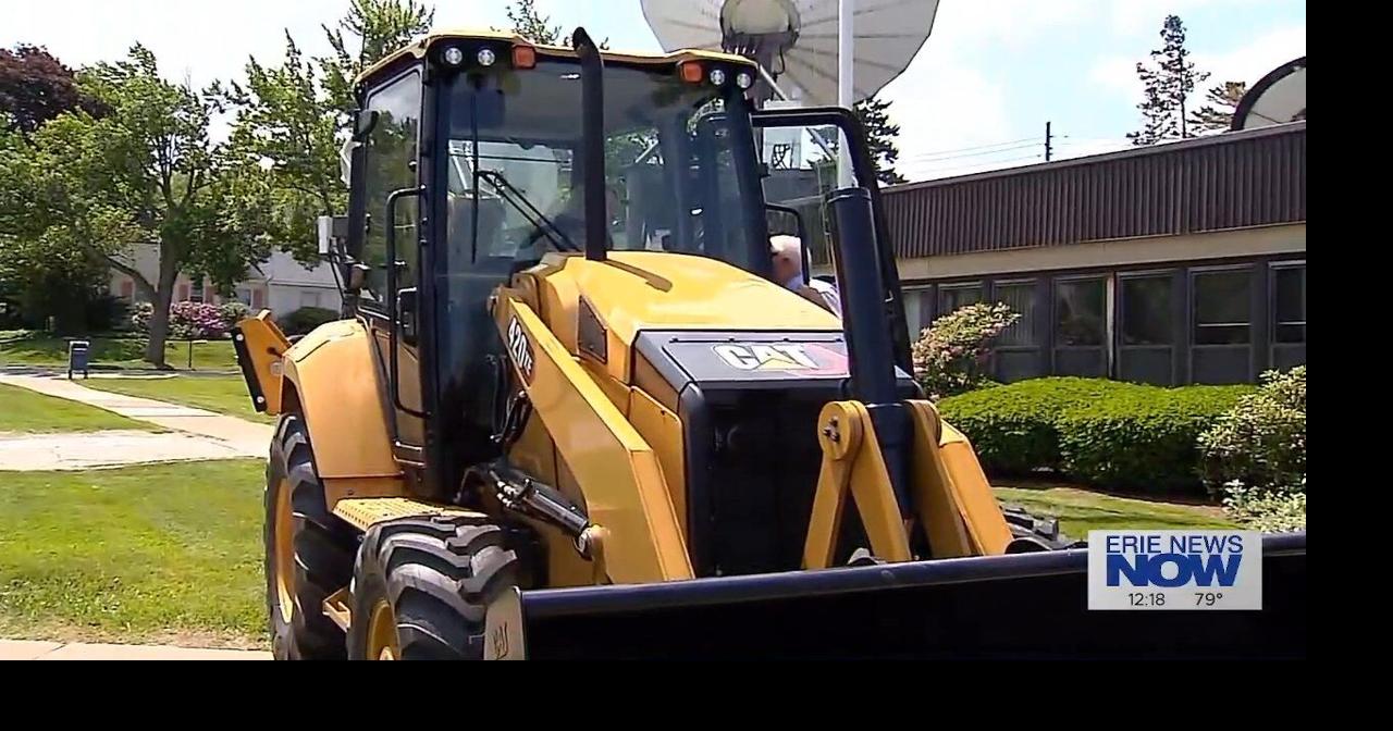 Friday Feature Creature: Equipment Day at the Erie Zoo