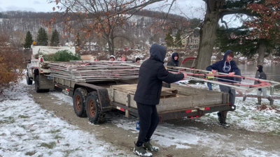 Warren Roca Erie Warren Wrestlers Help Raise Iconic Holiday Riverfront Sign | News ...