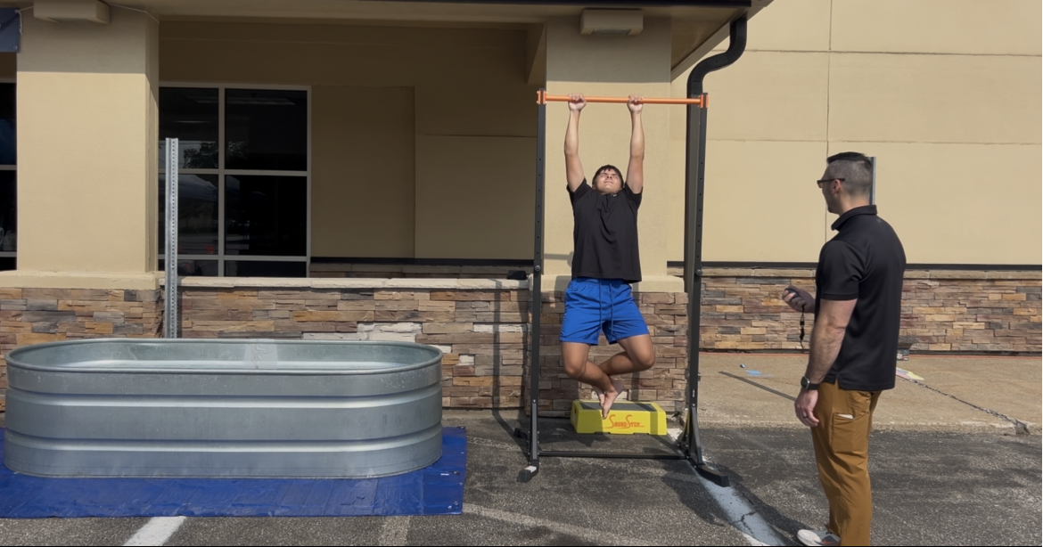 Community Members Try Cold Plunging Trend at ReGEN Wellness