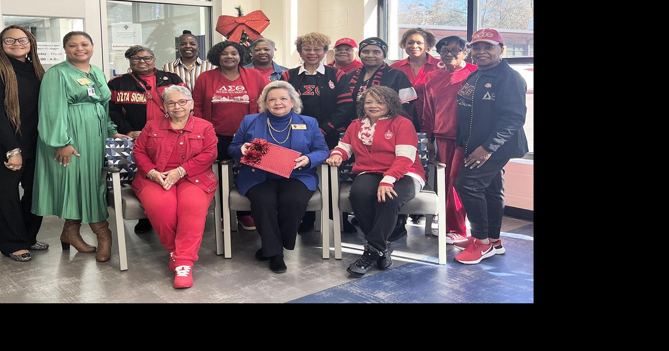 Delta DEARS Donate to Families in Need School