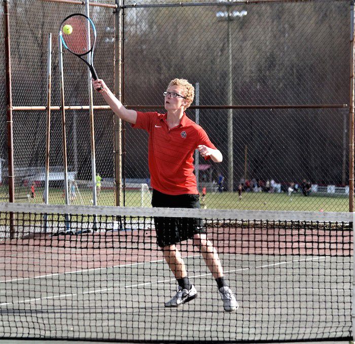 Mrozek volleys