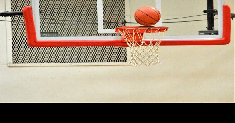 Fayetteville, Valley split in tourney openers