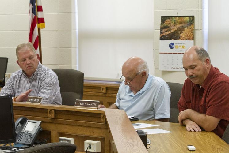 Messy conflict over horse manure divides Amish, neighbors Don't Miss