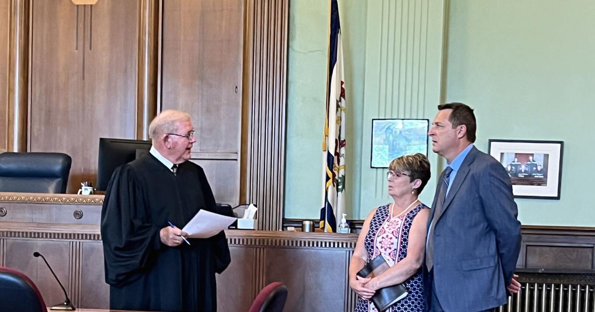 New magistrate sworn in News fayettetribune com New magistrate sworn in News fayettetribune com