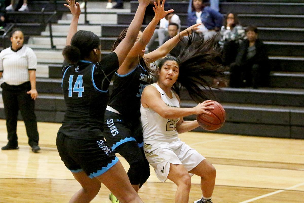 Shadow Creek Roughs Up Foster Without Blanton Sports Fbherald Com