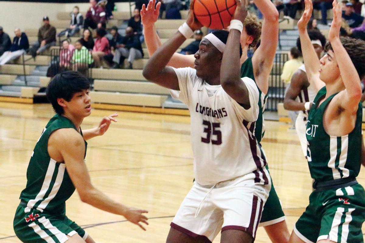 Longhorns Hold On To Beat Crusaders Move To 5 1 In District