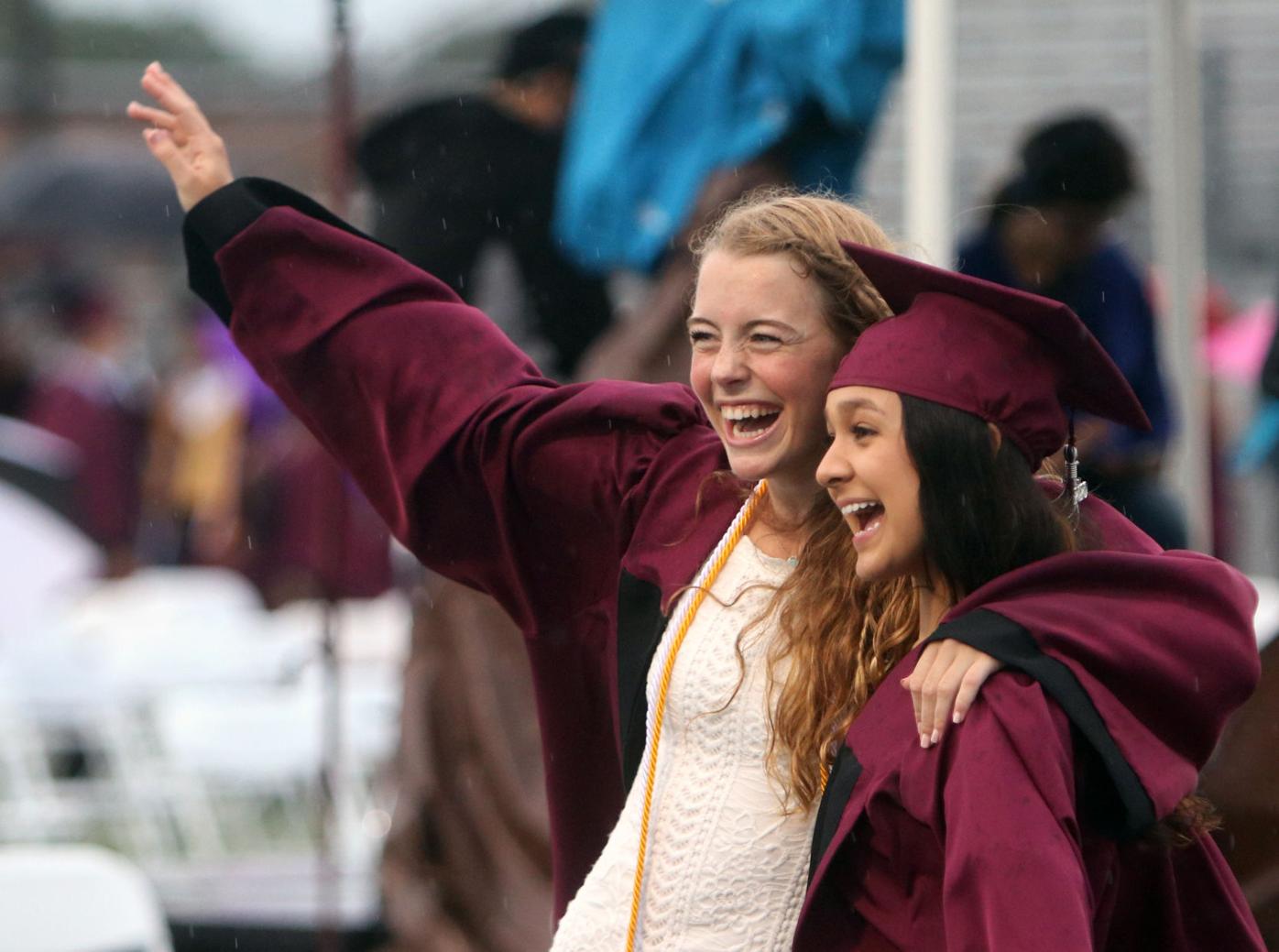 21 Grhs Commencement School News Fbherald Com