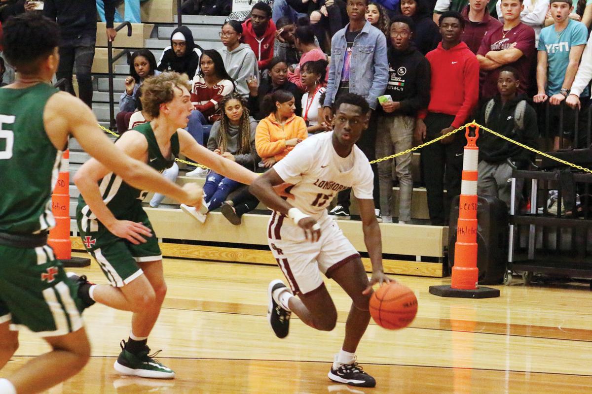 Longhorns Hold On To Beat Crusaders Move To 5 1 In District