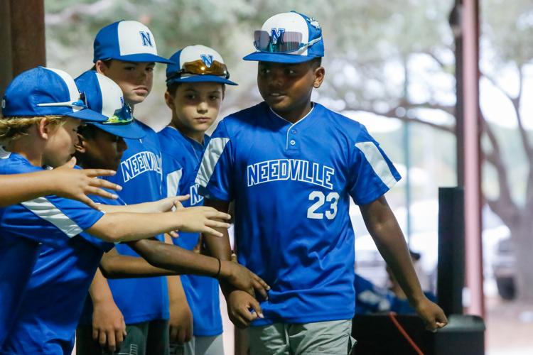 Needville fans cheer on team as they continue to advance in Little League  World Series