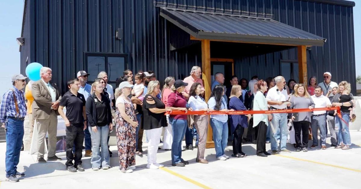 PCS officially opens new building in Dumas; hon…