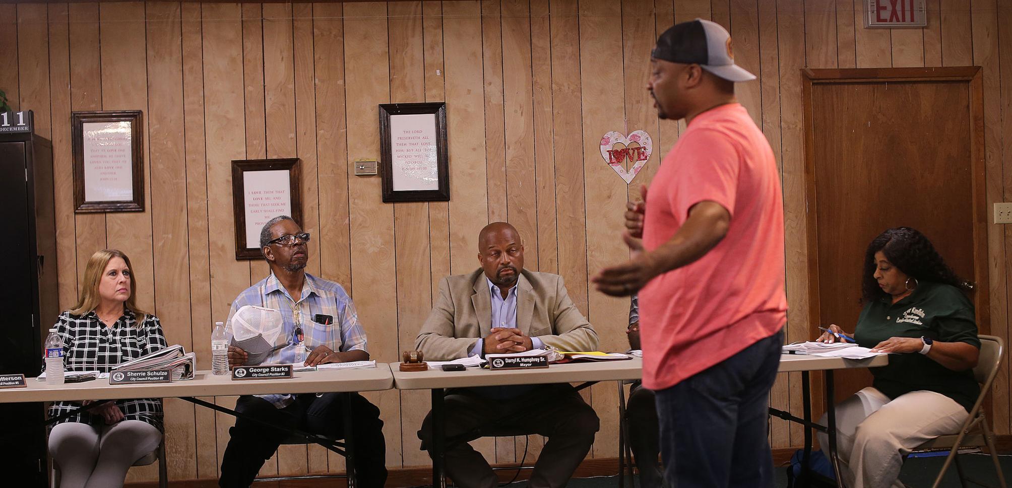 Kendleton mayor in hot water over high water bill News