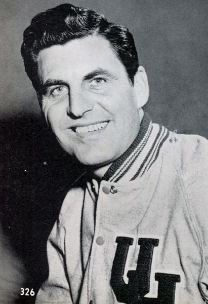 Phi slama discount jama coach