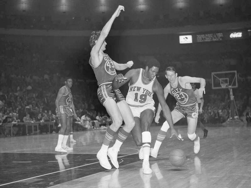 Willis Reed And Wilt Chamberlain Jump Ball