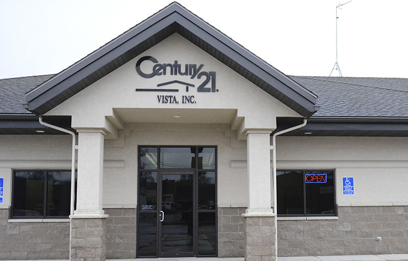 Longevity In Real Estate Century 21 Vista Serving The Community For Nearly 40 Years Business Fergusfallsjournal Com
