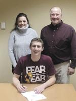 King signs with Cobbers