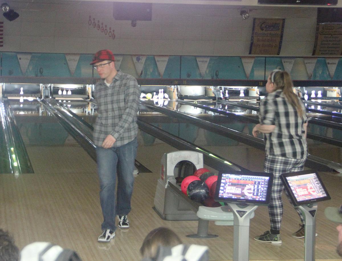 Perkins Wins Annual Ff Chamber Of Commerce S Battle Of The Business Bowling Tournament News Fergusfallsjournal Com