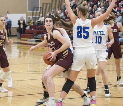 Fergus Falls Girls Basketball Wins 12th Straight Downs Sabres Sports Fergusfallsjournal Com