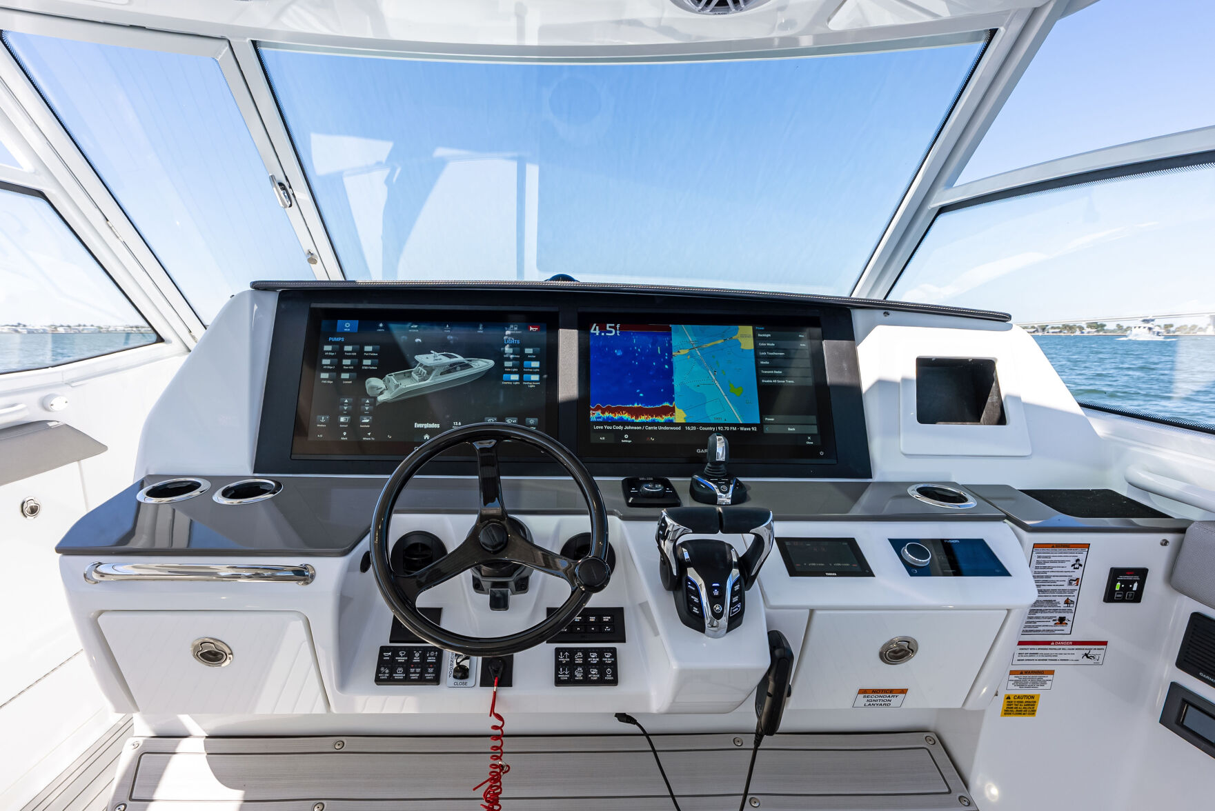 Everglades Boats 367CX PALM BEACH INTERNATIONAL BOAT SHOW | Press