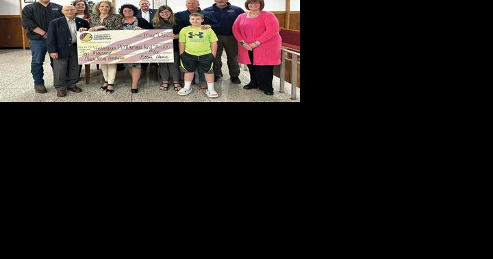 Floyd teen assists officers in memorializing their fallen brothers - Vimarsana News