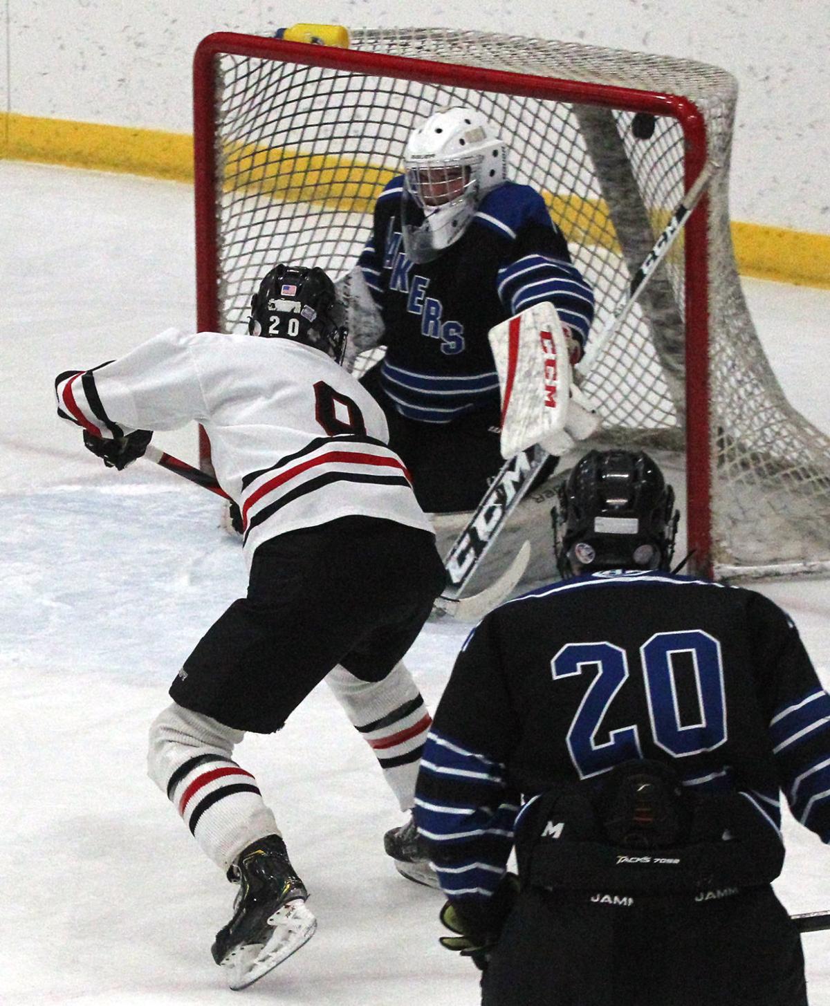 Hs Hockey Wfl Picks Up First Home Win This Season With Win Over Geneseo Livonia Avon Sports Fltimes Com