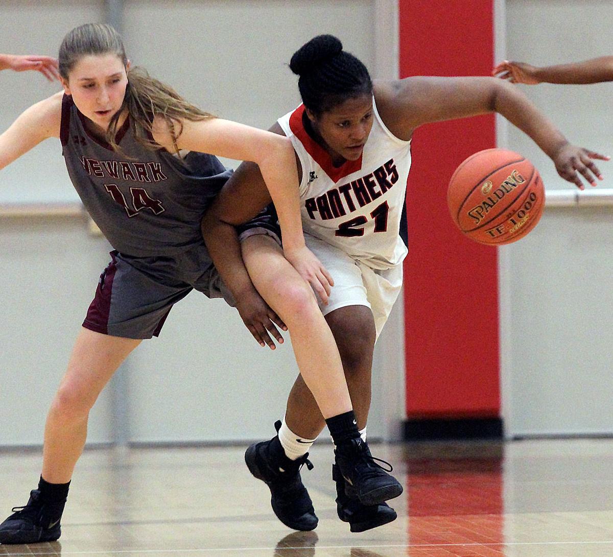 Girls Basketball Geneva Knocks Off Newark 52 36 In First Round Of