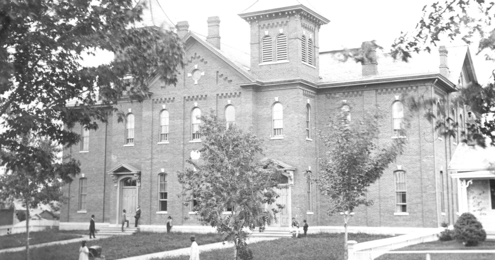 LOOKING BACK: What a yearbook 100 years ago looked like - Vimarsana News