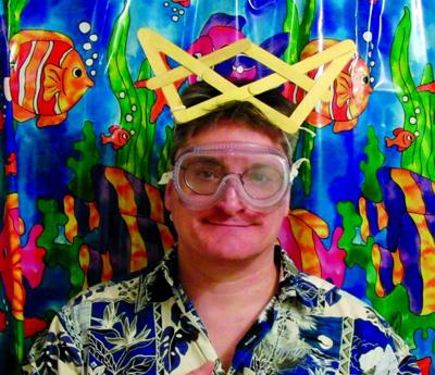 Kinetic King Creates Exploding Popsicle Stick Art Arts And Entertainment Fltimes Com Kinetic King Creates Exploding Popsicle Stick Art Arts And Entertainment Fltimes Com