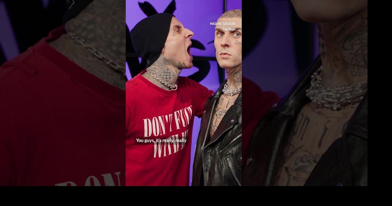 Travis Barker meets his new wax figure at Madame Tussauds(02)