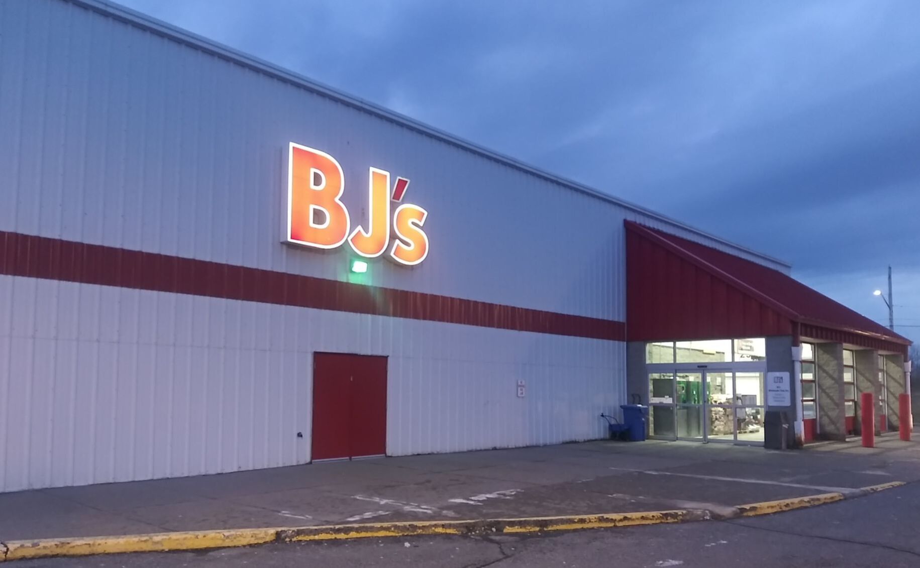 BJ s Wholesale Club closing surprises saddens customers