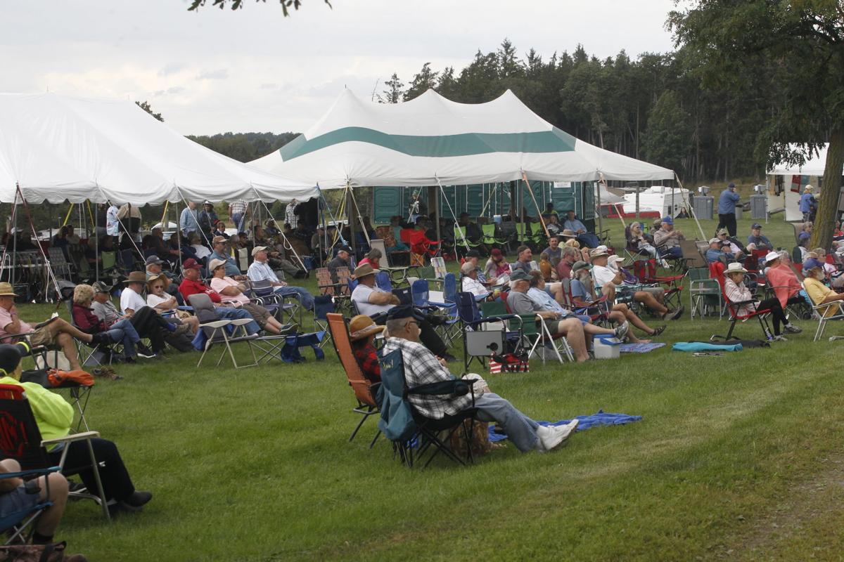 Photos Pickin In The Pasture Photos Fltimes Com