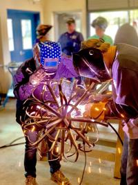 Putting It All Together Metal Artist Helps Youth Adults Create Art Trail Sculpture Lifestyle Fltimes Com
