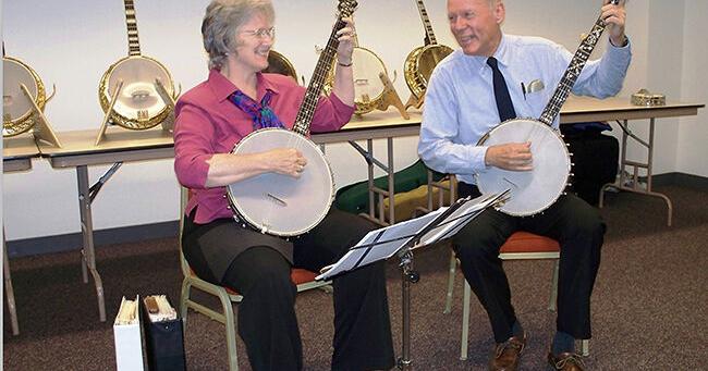 Banjo duo joins Musical Moments recital series July 10