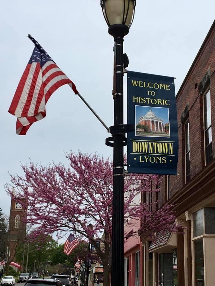 LOOKING BACK Lyons, Wayne's county seat Lifestyle