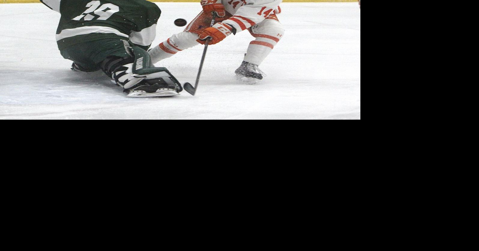 MEN'S ICE HOCKEY No. 2 Hobart hosts No. 7 Curry College in NCAA