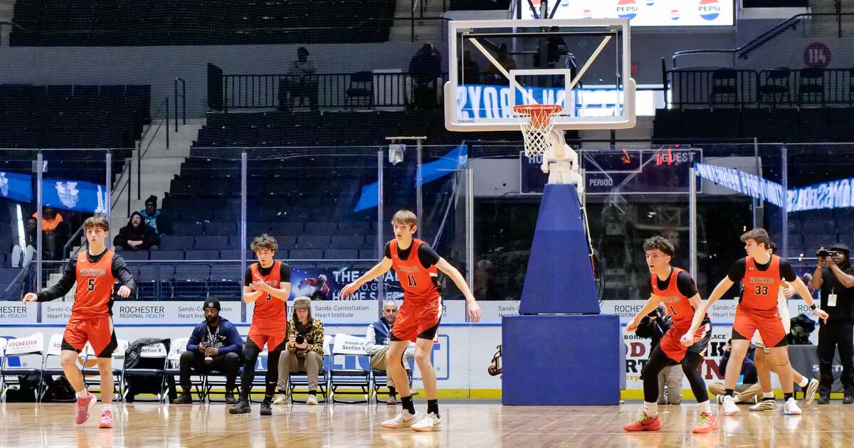 PHOTO GALLERY: Waterloo boys basketball in Class B1 final