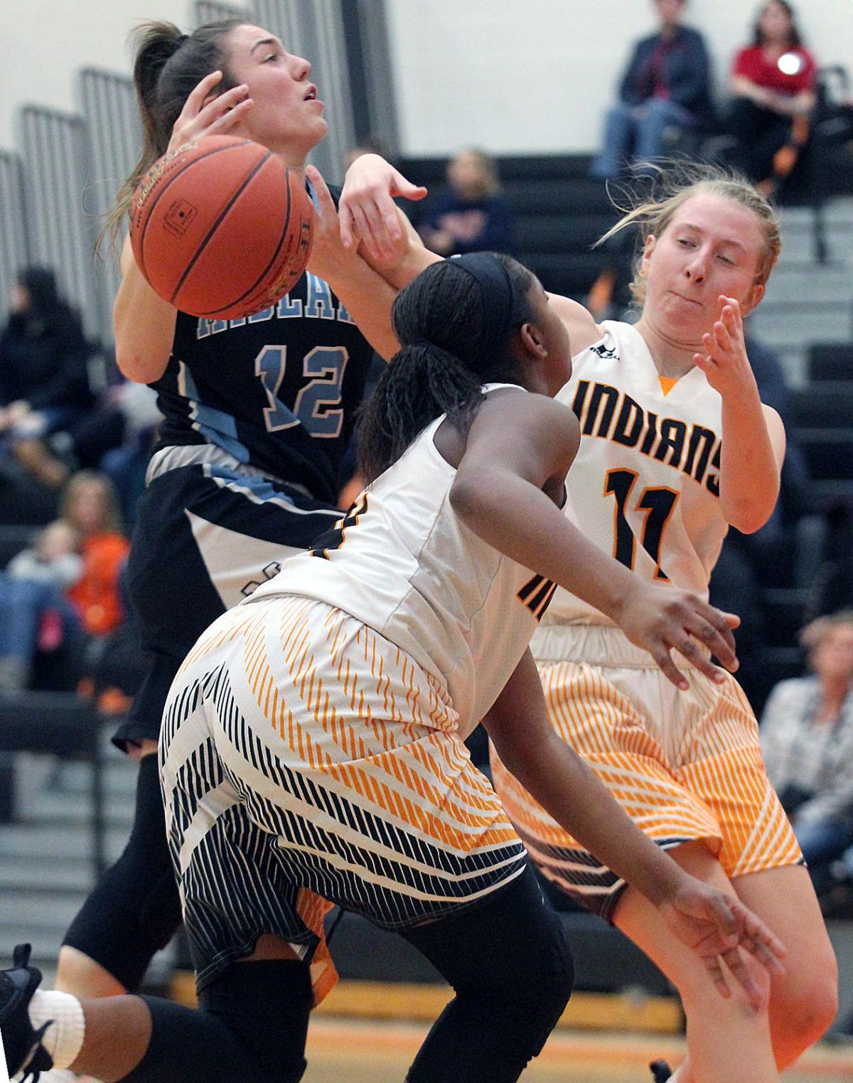 Girls Basketball Midlakes Edges Waterloo To Close Out Regular